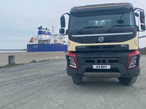 image of tipper lorry one of the bloxham tipping services fleet